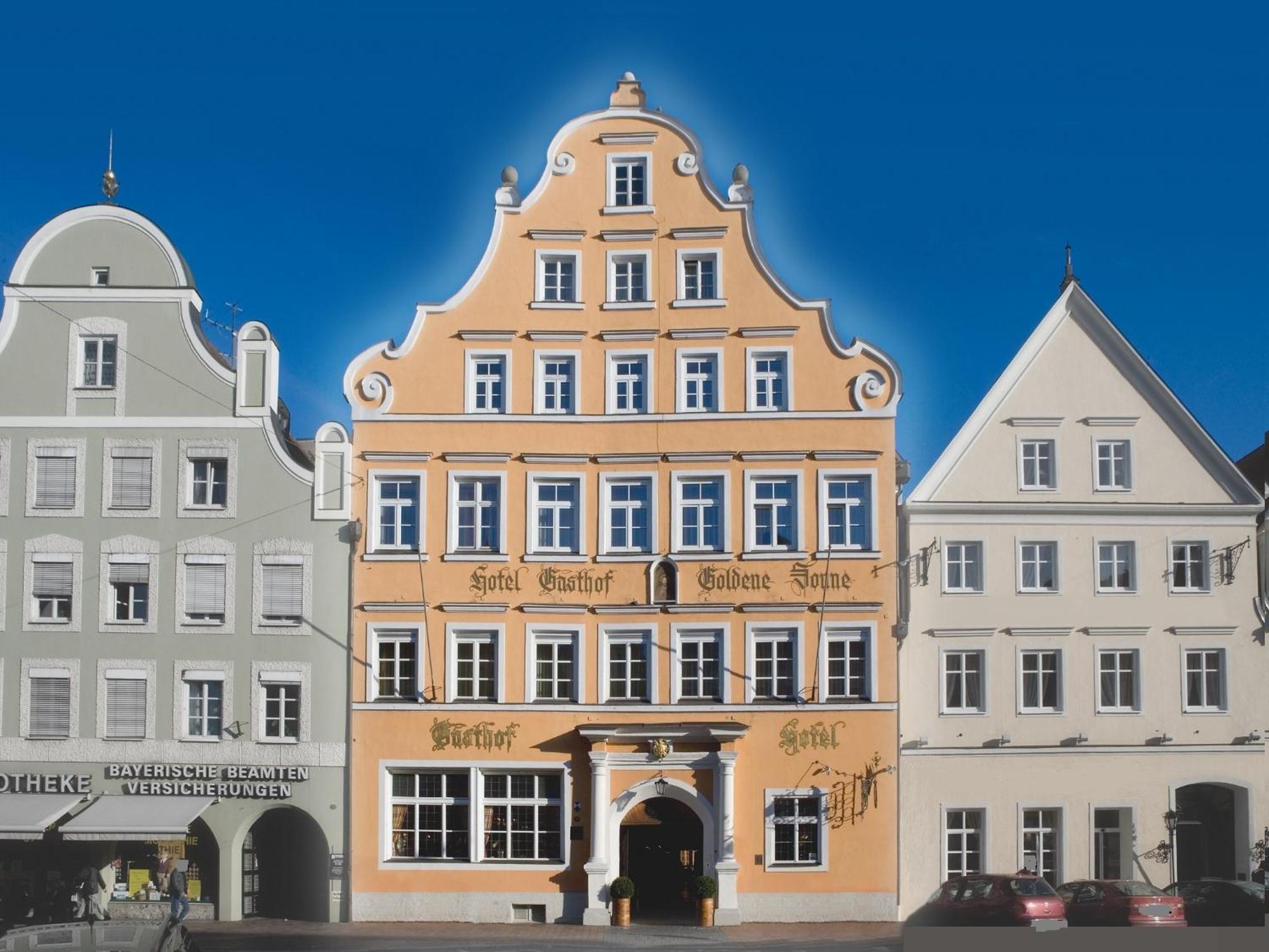 Hotel Goldene Sonne ลันด์สฮูท ภายนอก รูปภาพ