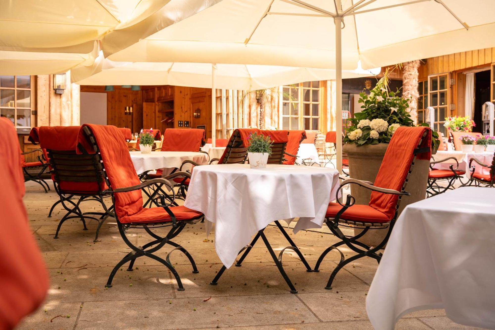 Hotel Goldene Sonne ลันด์สฮูท ภายนอก รูปภาพ