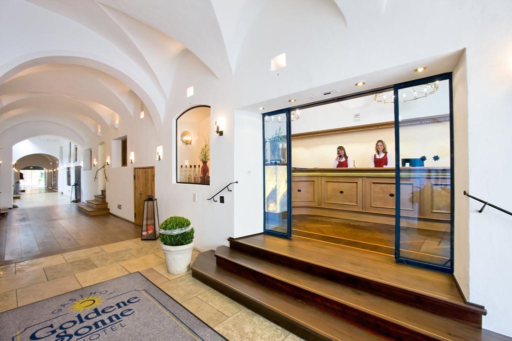 Hotel Goldene Sonne ลันด์สฮูท ภายนอก รูปภาพ